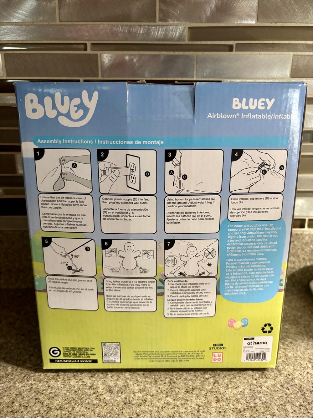 Bluey Inflatable - Picture 3 of 3